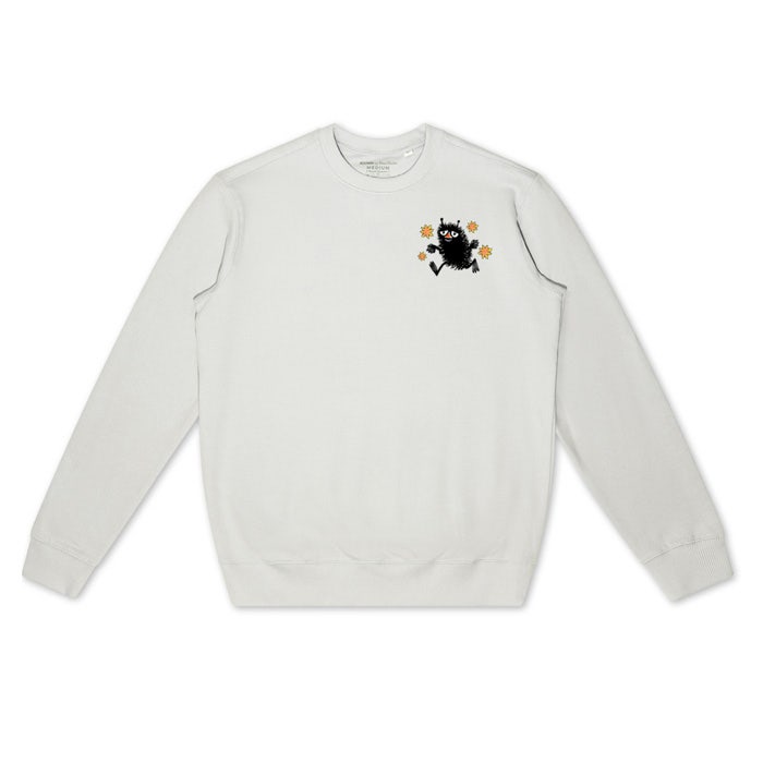 Vaaleanharmaa Muumi-collegepaita jossa seikkailee Haisuli.