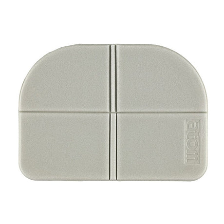 Istuinalusta taittuu nelinkerroin ja menee pieneen tilaan.