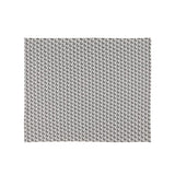 Pefletissä kudottu harmaavalkoinen graafinen kuvio.