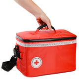 Laukussa on kätevä kantokahva sekä olkahihna.