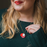 Huoma halsband, rött med guldförgyllda delar