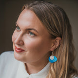 Huoma hängande örhänge, blåa med silverfärgade delar