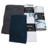 Settiin kuuluu aluslakana, pussilakana, tyynyliina, kylpypyyhe ja kasvo-/käsipyyhe