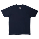 Paidan takaosassa on niskassa painatus, jossa kolme oranssia kukkaa.