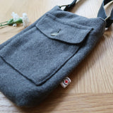 Olkalaukku sarkakankaasta