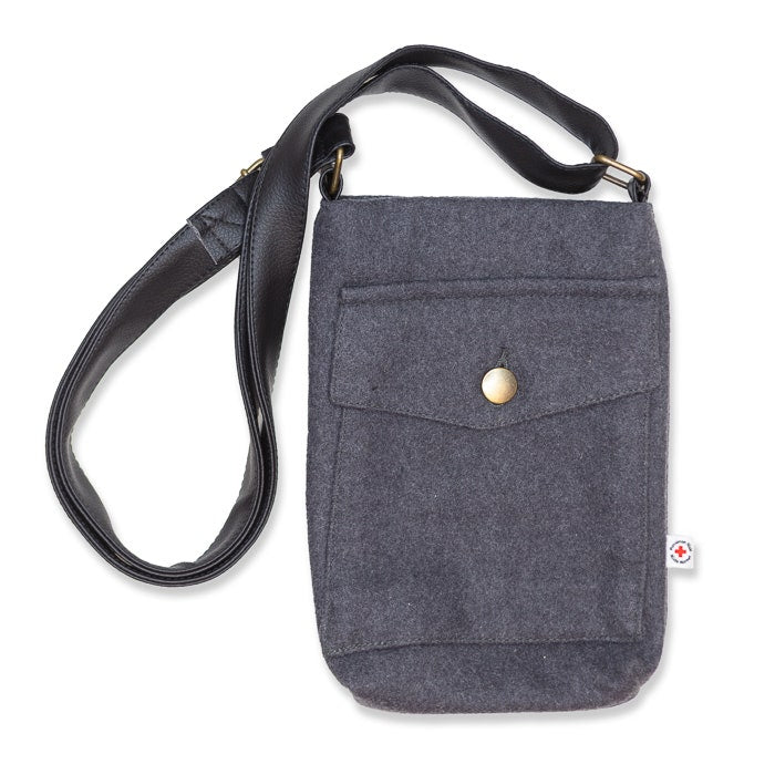 Olkalaukku sarkakankaasta